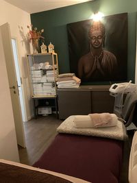 Ein Buda Foto im Behandlungsraum im Agnes Beauty n&auml;he Univiertel Eimsb&uuml;ttel